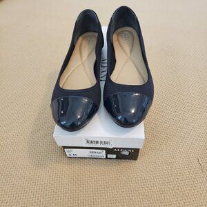 Women's Alfani shoes, size 9B, navy fabric